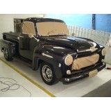 Encerar automóveis no Sapato Branco