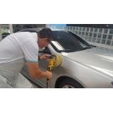 Técnicos em enceramento de carros no Jardim Guaporé